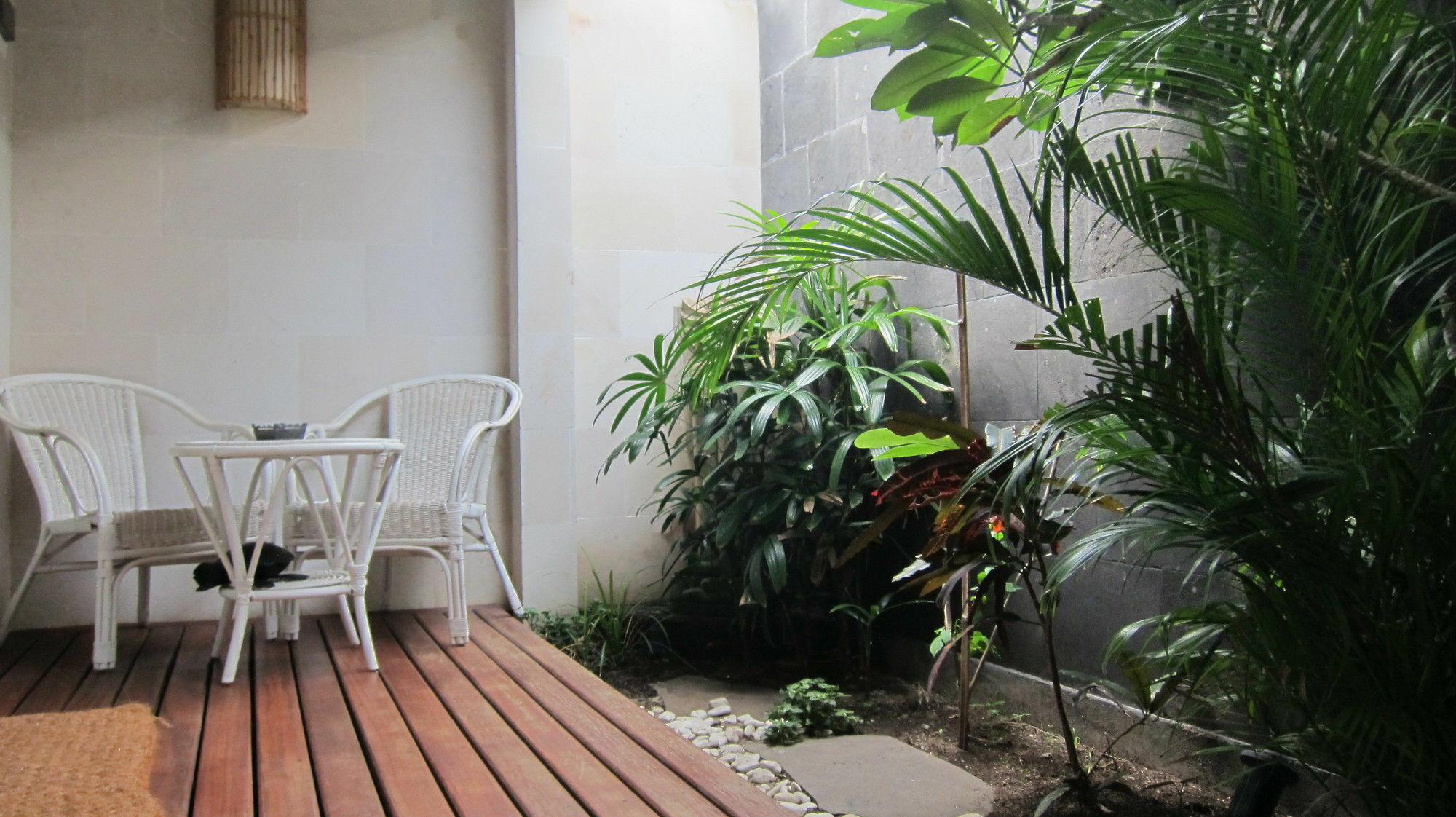 Scallywags Smugglers Gili Air Exterior photo