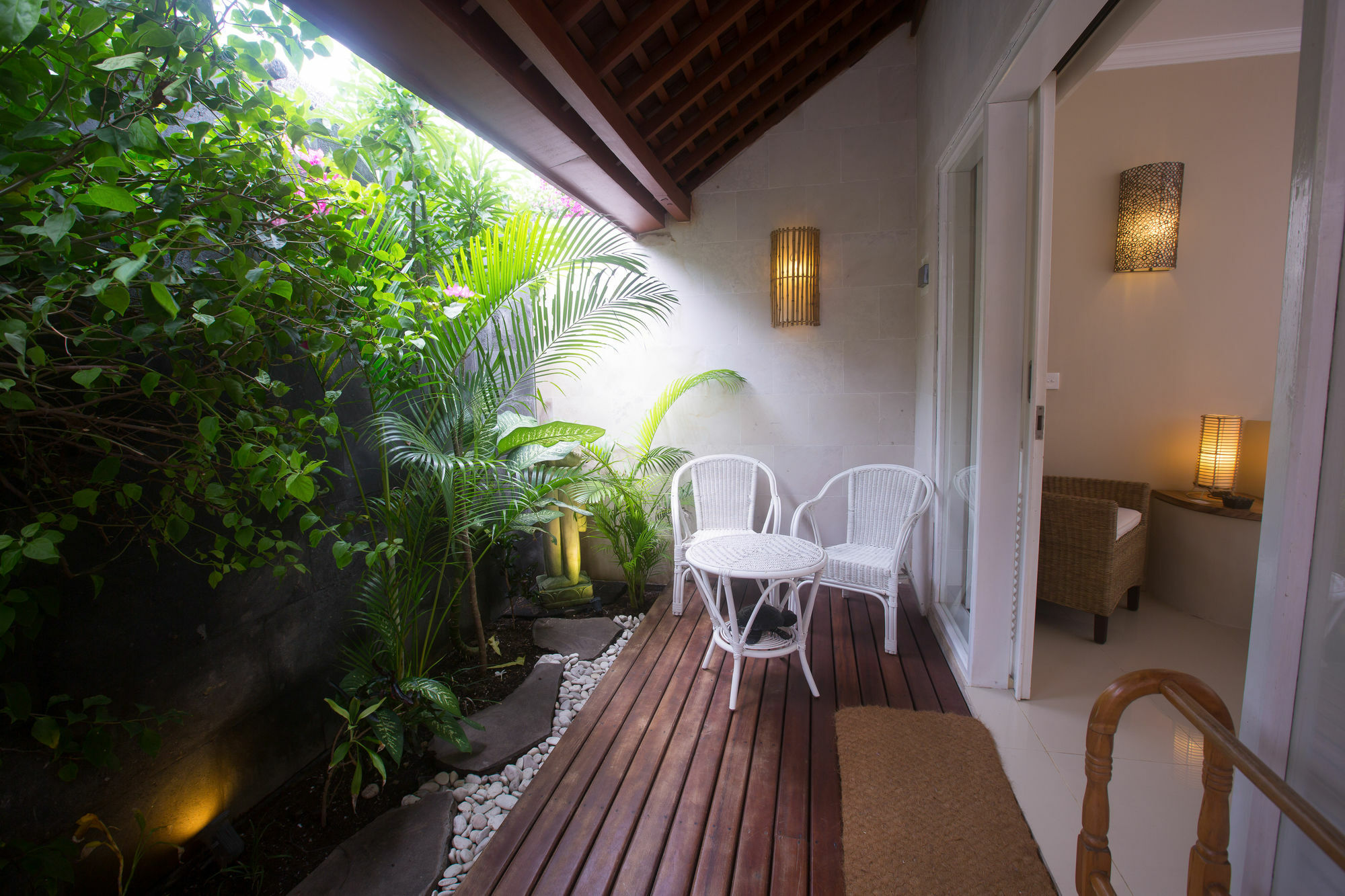 Scallywags Smugglers Gili Air Exterior photo