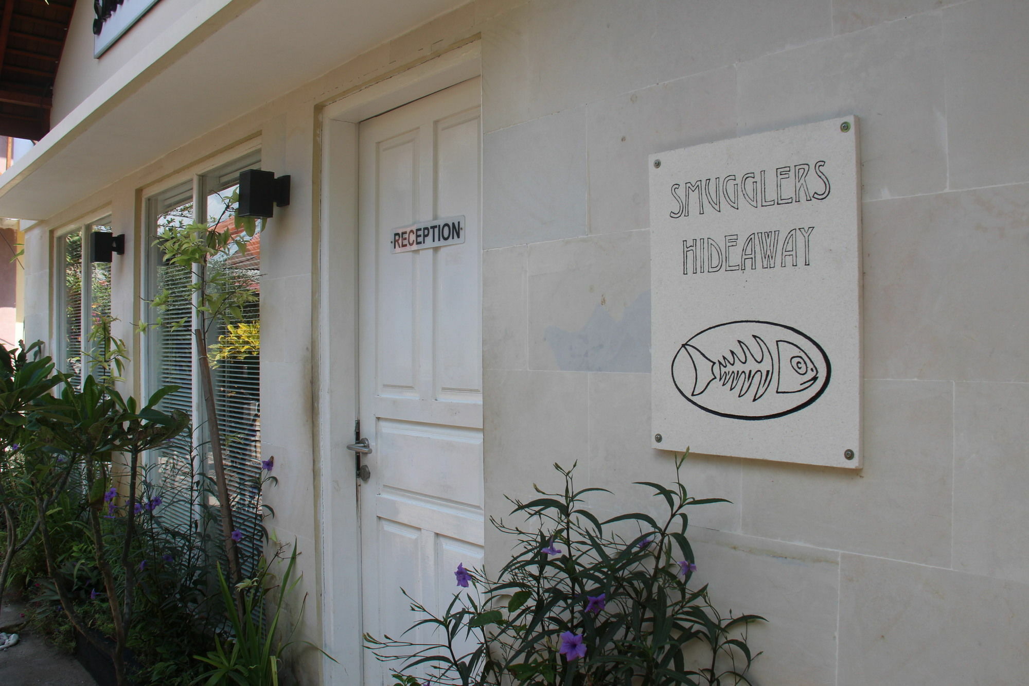 Scallywags Smugglers Gili Air Exterior photo